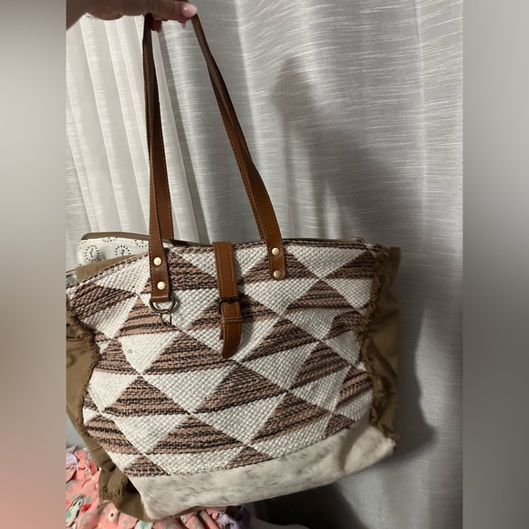 SEE ALL PHOTOS FOR ALL DETAILS - Picture 3 of 13